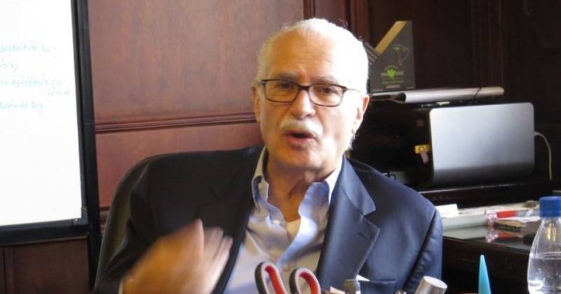 Carlos Montúfar es físico y presidente del Consejo de Regentes de la USFQ / Foto: cortesía Miguel Molina
