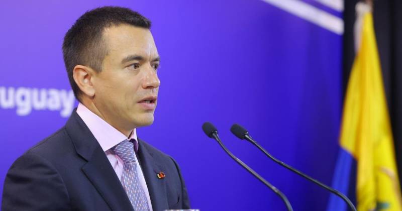 Noboa ya eliminó el año pasado los subsidios a las gasolinas Extra y Eco País / Foto: EFE