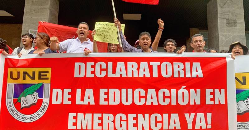 En las últimas semanas, la UNE en la provincia de Guayas, cuya capital es Guayaquil, ha denunciado que grupos criminales están amenazando con más frecuencia a los profesores y que les piden altas sumas de dinero por no hacerles daño./ Foto: cortesía EFE