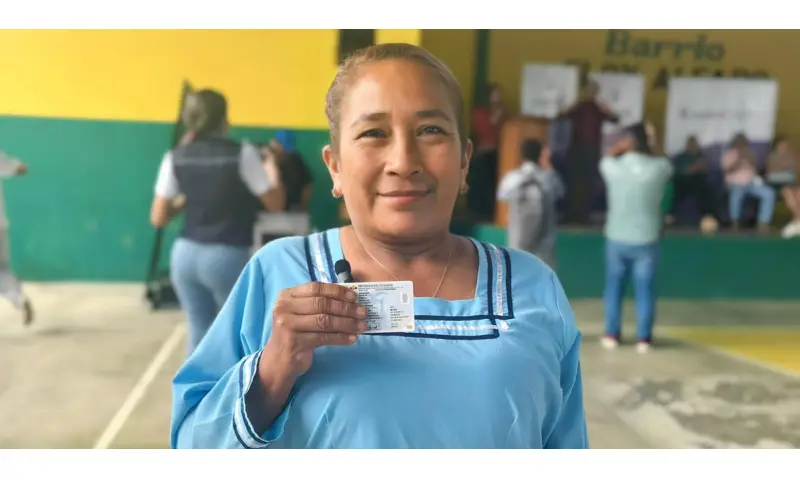 Se instalaron cinco unidades móviles con personal técnico / Foto: cortesía Registro Civil 