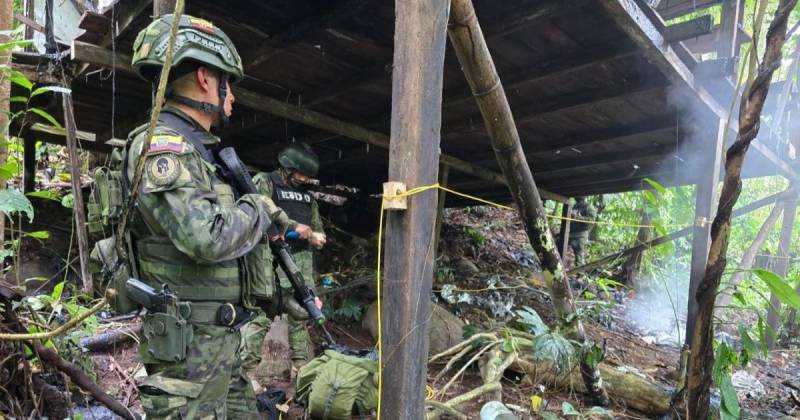 Los dos laboratorios estaban ocultos en zonas de difícil acceso cercanas al río Mira / Foto: cortesía Ejército ecuatoriano