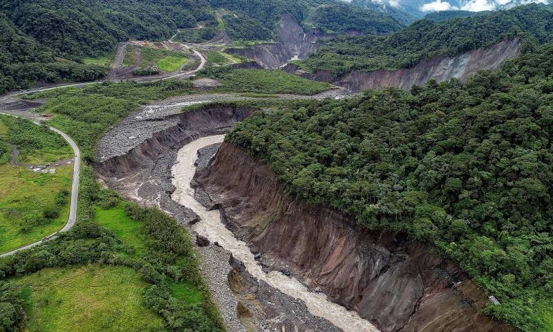 La producción petrolera cae 53 % por la erosión del río Coca / Foto: EFE