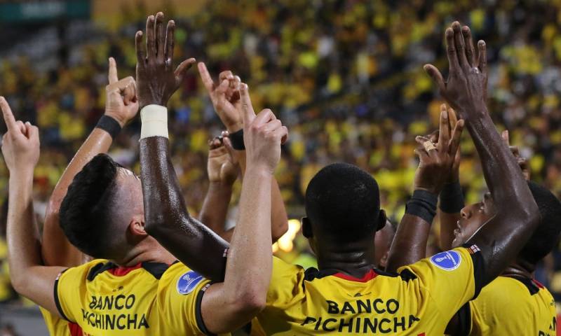 Barcelona se impone 2-1 a Deportivo Cuenca y, con 15 puntos, presiona el liderato del Independiente del Valle / Foto: EFE
