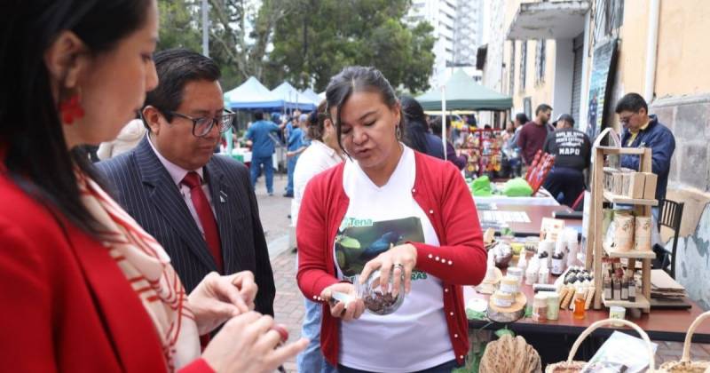 Hubo una amplia gama de productos alimenticios, cosméticos, artesanales y turísticos / Foto: cortesía Asamblea Nacional