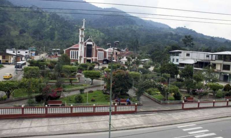 La plaza central de Los Encuentros, en el cantón Yantzaza, provincia de Zamora Chinchipe. Foto: La Hora