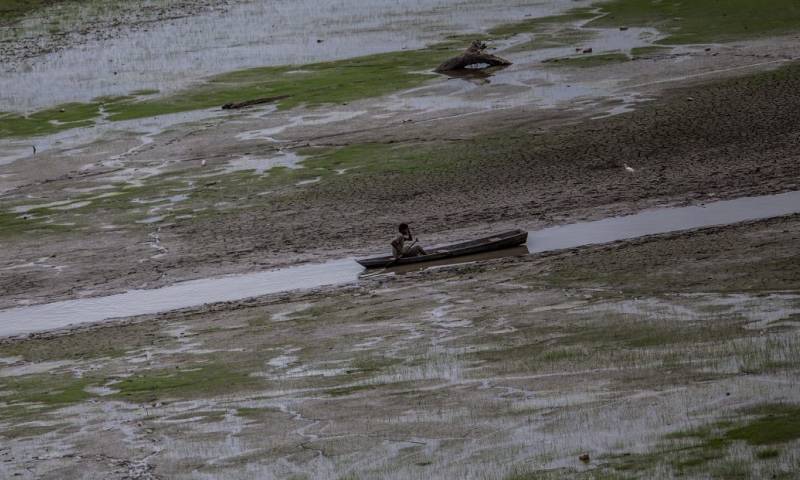 El gran afluente del río Amazonas alcanza su menor caudal de la historia / foto: EFE