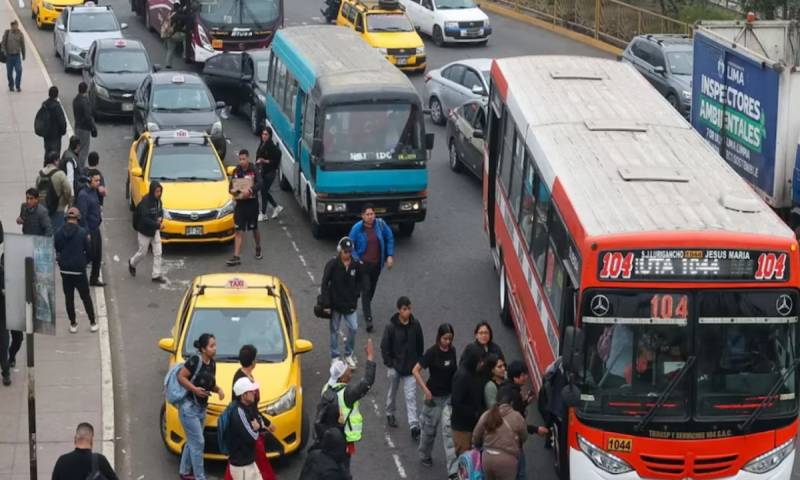 Entre septiembre de 2024 y diciembre de 2025, 73 trabajadores de transporte público han muerto en ataques de bandas dedicadas a la extorsión / Foto: cortesía Forbes Perú