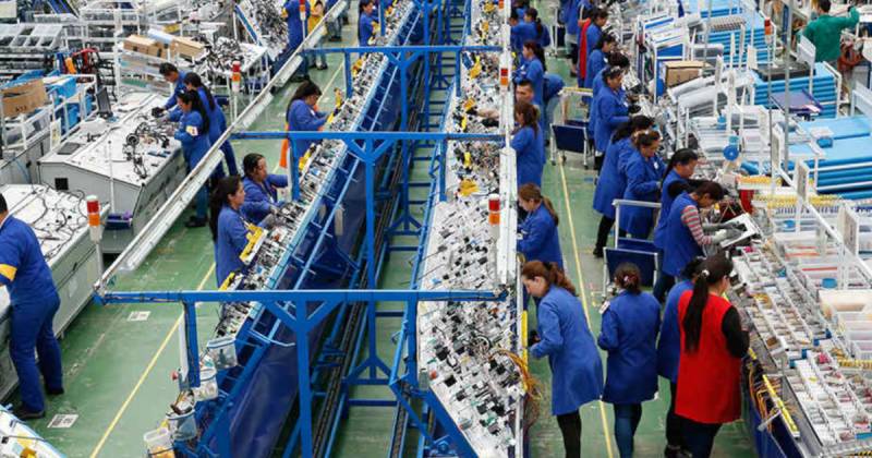 En la medición de los últimos doce meses, entre noviembre de 2024 y octubre de 2025, la producción industrial colombiana avanzó solo un 0,1 % / Foto: cortesía El País