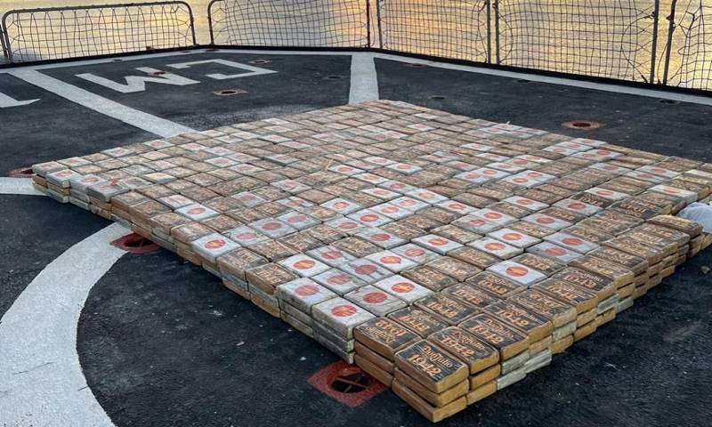 La operación tuvo lugar a 334 millas náuticas al oeste del puerto de Manta / Foto: cortesía Armada de Ecuador