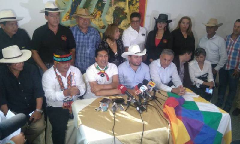 Los líderes de los Pueblos Motuvios, de la Conaie, de la Ecuarunari pidieron a la Fiscalía el inicio de una investigación en contra del expresidente Rafael Correa, por los casos de corrupción que involucran a obras estratégicas y la constructora brasileña Odebrecht. Foto: El Universo