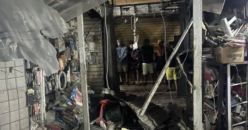 La explosión dejó al menos 8 locales comerciales destruidos / Foto: cortesía EmergenciasEc