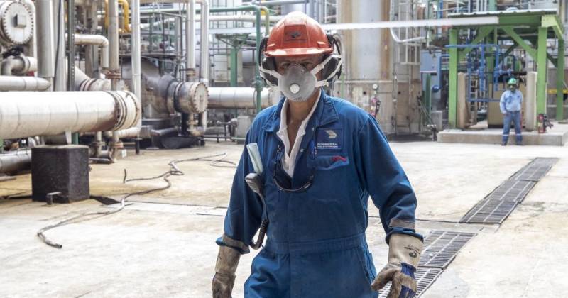 El sismo del 25 de abril ocasionó daños significativos en la Refinería de Esmeraldas / Foto: cortesía Petroecuador