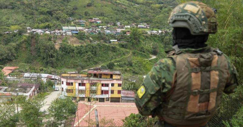 En El Chical se ha instalado todo un sistema que funciona alrededor de la minería ilegal / Foto: EFE