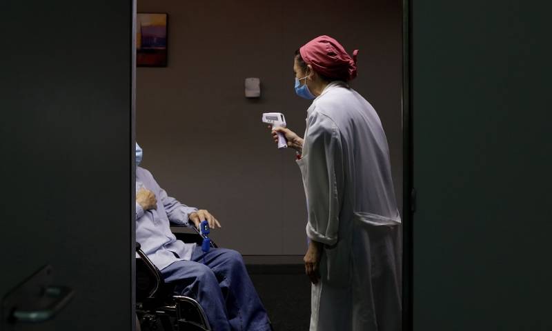 La investigación muestra la existencia de biomarcadores en la sangre que pueden identificar con precisión a los pacientes con covid persistente/ Foto: cortesía EFE