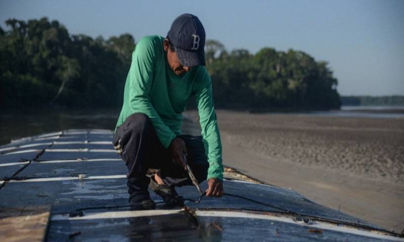 Más de 50 técnicos indígenas han sido formados para el mantenimiento de motores, sistemas solares y estaciones de carga / Foto: cortesía Kara Solar