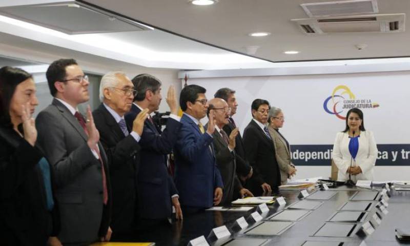 Juramento. En el Consejo de la Judicatura se posesionaron ayer por la mañana los miembros del Comité de Evaluación de la Corte, presididos por el exministro Vladimiro Álvarez. (Ángelo Chamba / Expreso)