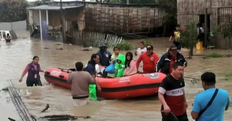 Las fuertes precipitaciones también causaron diferentes daños en infraestructura pública / Foto: cortesía SNGR