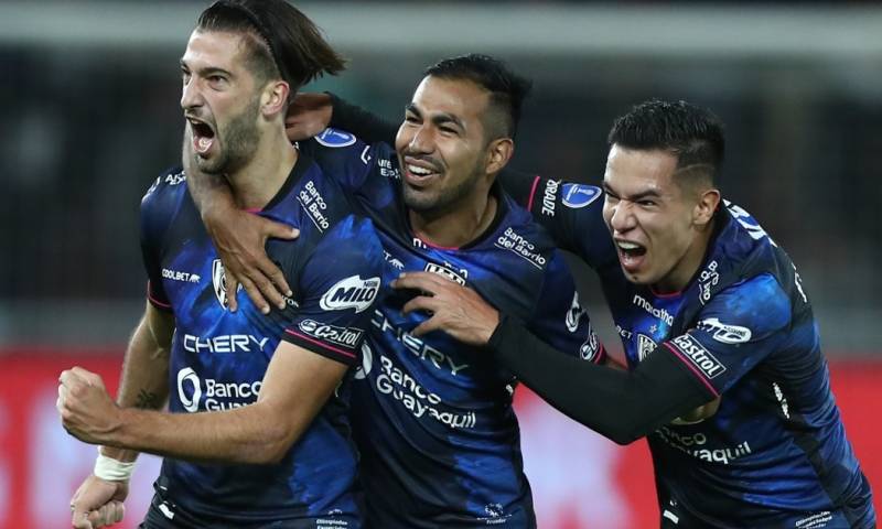 Los argentinos Richard Schunke (minuto 29), Lorenzo Faravelli (67) y Lautaro Díaz (69) anotaron los goles locales / Foto: EFE