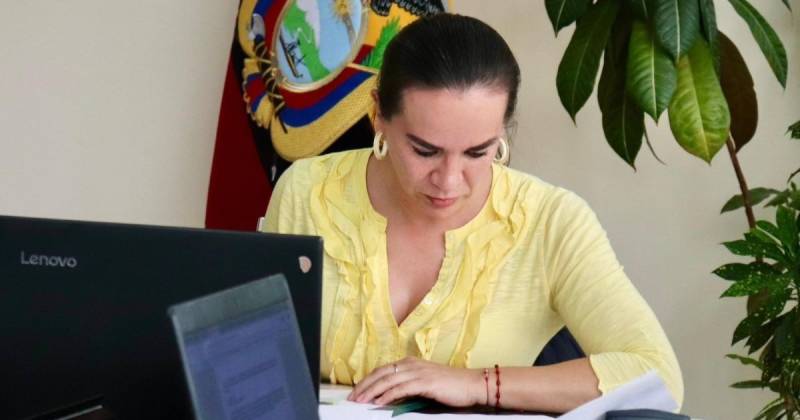 La ministra del Ambiente, María Luisa Cruz, compareció ante la Comisión de Desarrollo Económico / Foto: cortesía María Luisa Cruz