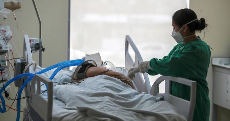 Según el gremio, existe un desabastecimiento de medicamentos e insumos / Foto: EFE