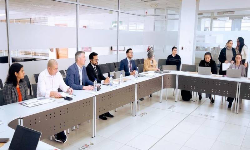 El encuentro se enfocó en mejorar la planificación, coordinación y capacidad operativa del sistema sanitario ecuatoriano ante posibles amenazas futuras / Foto: cortesía Embajada de EE.UU.