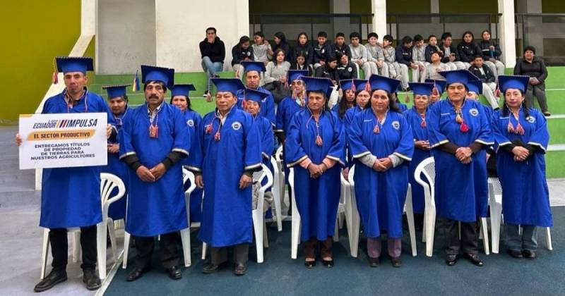 El MAGP entregó títulos de propiedad rural  a 13 productores de Sucumbíos / cortesía MAGP