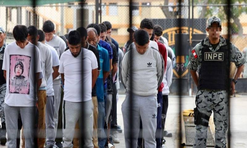 Las autoridades de Perú trasladaron este lunes a 100 presos "de alta peligrosidad" hacia la prisión de Challapalca / Foto: cortesía Presidencia Perú