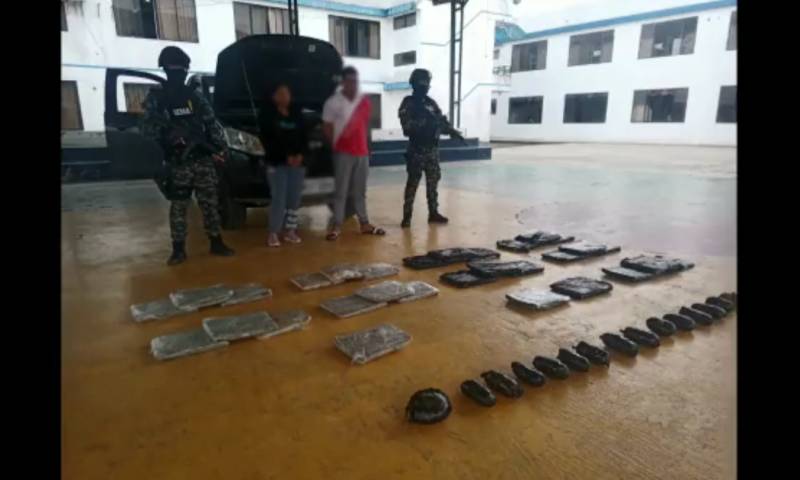 El conductor del automóvil fue detenido para continuar con las respectivas investigaciones / Foto: cortesía Policía Nacional
