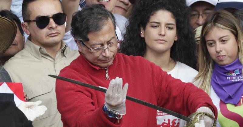 Según Petro, "solo así terminarán los cien años de soledad", como suele referirse a las guerras y divisiones que han marcado la vida republicana de Colombia/ Foto: cortesía EFE