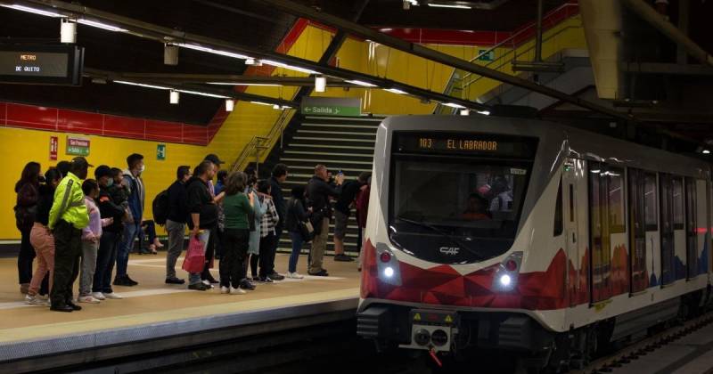 El Metro de Quito atraviesa la capital de Ecuador de norte a sur en un recorrido de 22 kilómetros / Foto: EFE