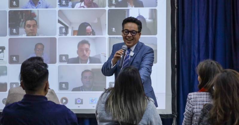 El Superintendente de Bancos, Roberto Romero, se reunió con los Defensores del Cliente / Foto: cortesía Superintendencia de Bancos