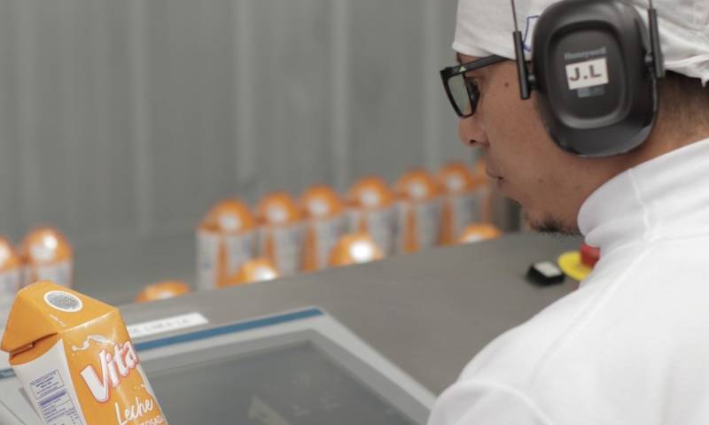 El acuerdo comercial contempla la producción y exportación de 80.000 litros mensuales de leche / Foto: cortesía de Vita Alimentos