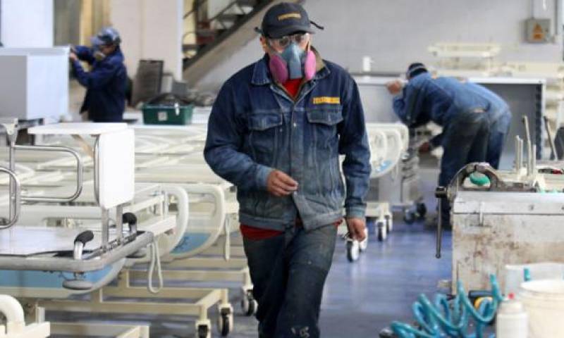 Ferromédica provee de camas hospitalarias al sector público. Por los atrasos del Estado, la empresa ha reducido su producción en un 80%. Foto: El Comercio