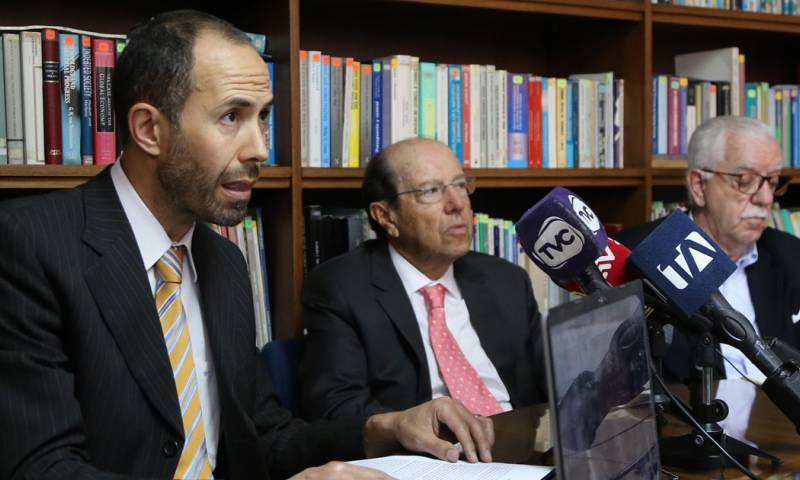 El directorio de Cordes brindó una rueda de prensa para explicar la situación económica del país / Foto: cortesía La República