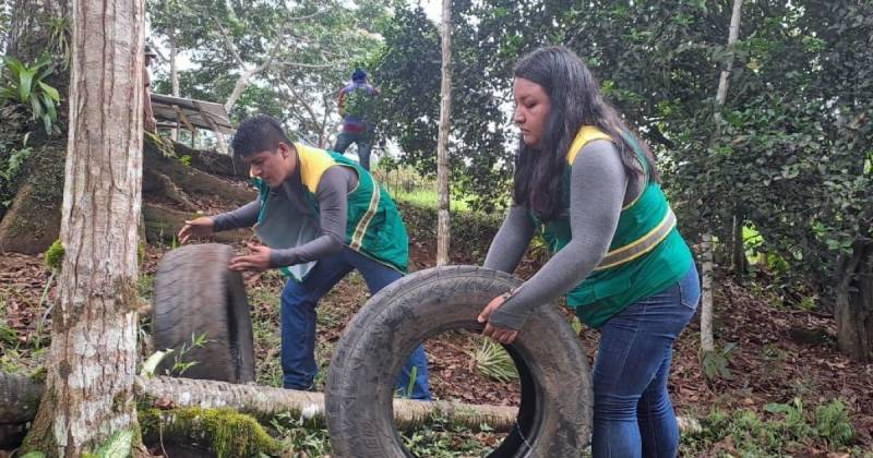 Se están eliminando criaderos de mosquitos en Paquisha, Nuevo Quito, Nankais y Yantzaza / Foto: cortesía Ministerio de Salud