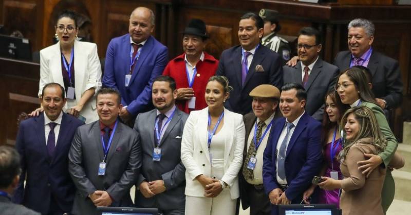Con esta iniciativa, buscan que el dinero salga "del bolsillo" del correísmo / Foto: EFE 