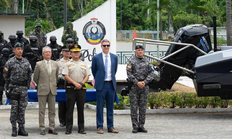 La donación de los 3 motores está valorada en $ 250.000 / Foto: cortesía Embajada de Estados Unidos 
