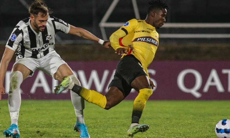 El uruguayo Wanderers y Barcelona de Ecuador quedaron afuera de la Copa Sudamericana. / Foto: EFE
