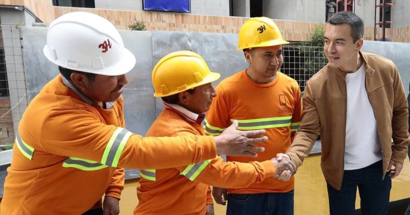 El presidente Daniel Noboa visitó el conjunto RYO en Cuenca / Foto: cortesía Presidencia