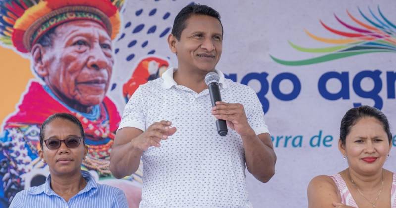El alcalde de Lago Agrio, Abraham Freire, participó en el evento en Dureno / Foto: cortesía Municipio de Lago Agrio