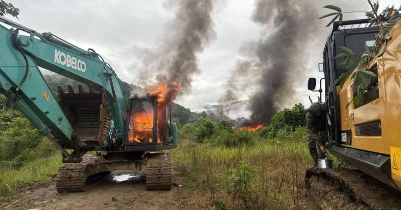 Los militares destruyeron también veintiséis retroexcavadoras / Foto: cortesía Ejército 