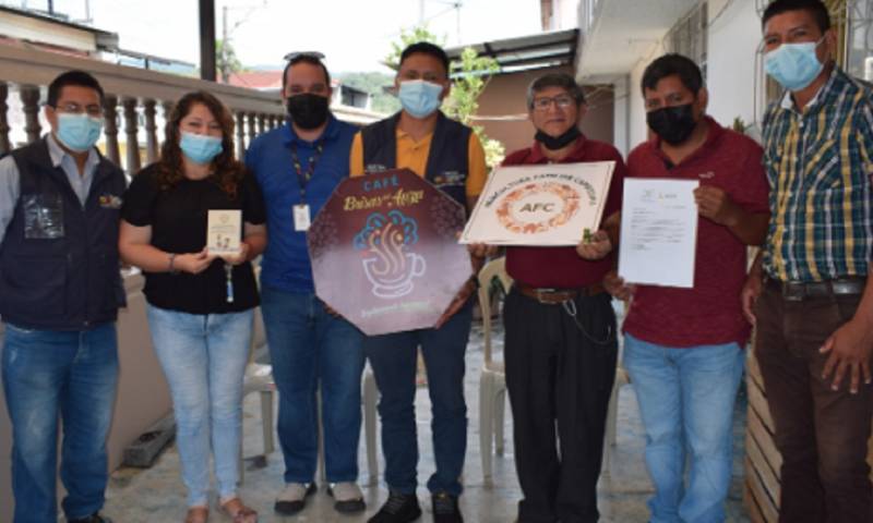 Productores de café de Pastaza recibieron el sello de la AFC / Foto: cortesía Ministerio de Agricultura