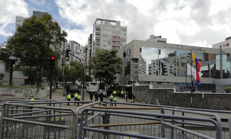 Publicación de resultados y pesquisas tensan ambiente político / Foto EFE