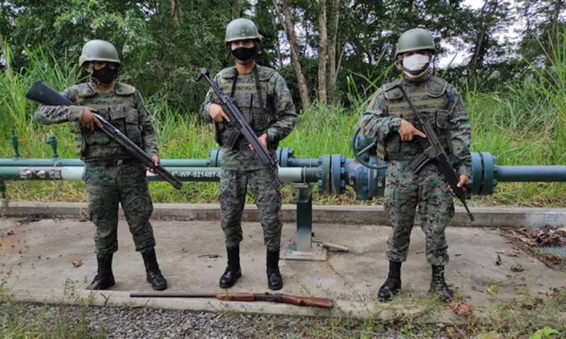 El ejército halla armamento y droga en Sucumbíos y Orellana / foto cortesía Fuerzas Armadas