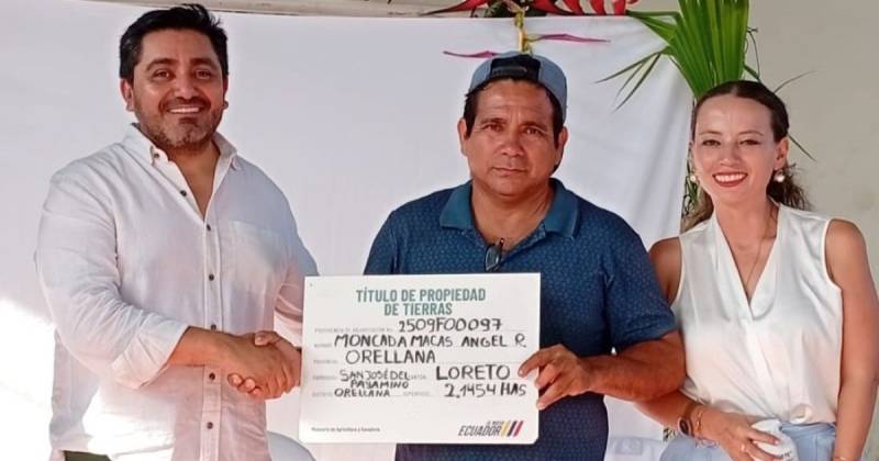 Productores de Francisco de Orellana, Loreto y Joya de los Sachas recibieron 15 títulos de propiedad / Foto: cortesía MAGP