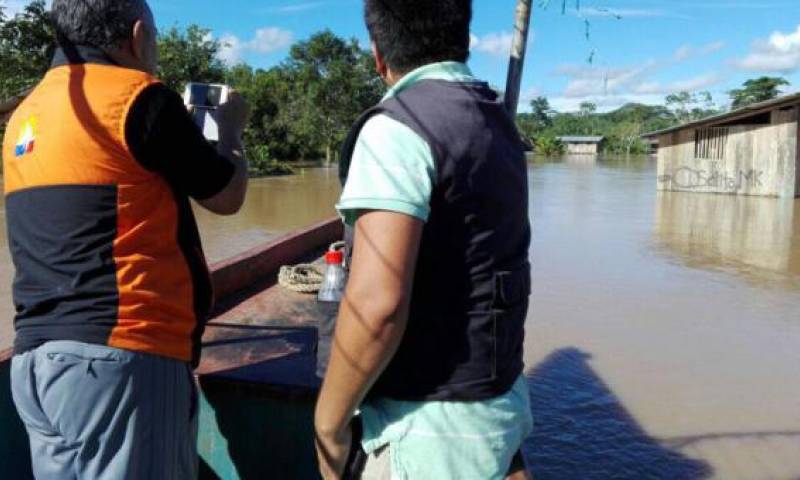 Las crecientes de los ríos en Morona Santiago han dejado damnificadas a las familias asentadas cerca a los afluentes. Foto: El Comercio