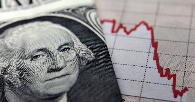 La divisa estadounidense registró una caída de $25.08 pesos respecto a la jornada anterior (-0.64%). / Foto: Shutterstock