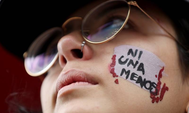 En Ecuador se atienden más de 300 emergencias diarias por violencia machista / Foto: EFE