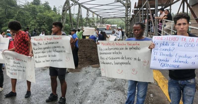 El 18 de julio hubo una protesta en Viche por el mal estado de la carretera / Foto: cortesía Extra