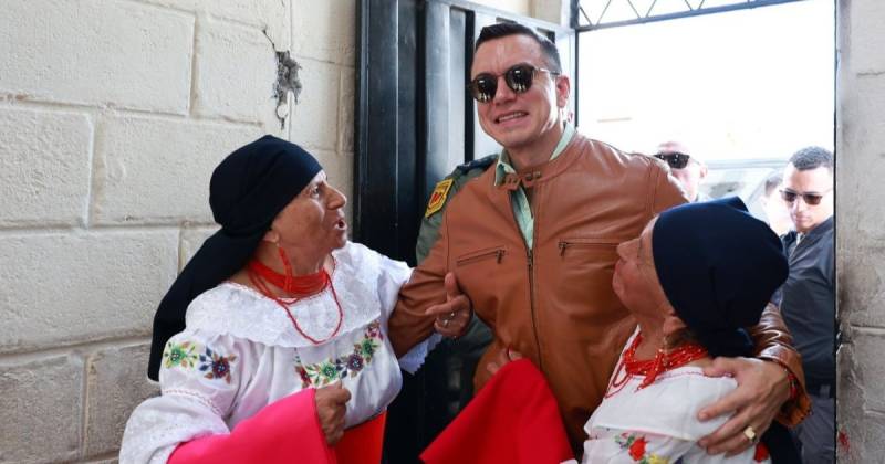 El presidente Daniel Noboa Daniel Noboa participó en un encuentro con adultos mayores en Quito / Foto: cortesía Presidencia